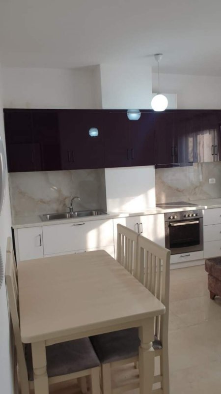 Tirane, jepet me qera apartament 2+1+BLK Kati 2, 88 m² 550 Euro (bulevardi zogu 1)