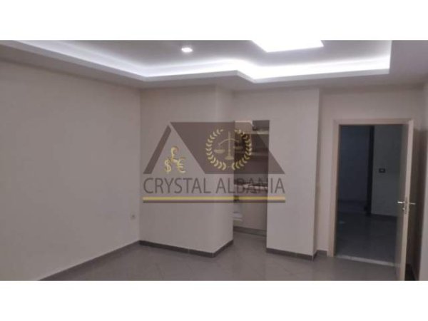 Tirane, jepet me qera apartament 2+1 Kati 1, 100 m² 45.000 Leke