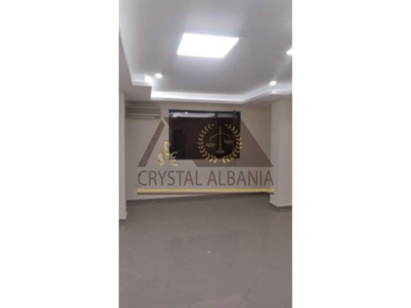 Tirane, jepet me qera apartament 2+1 Kati 1, 100 m² 45.000 Leke