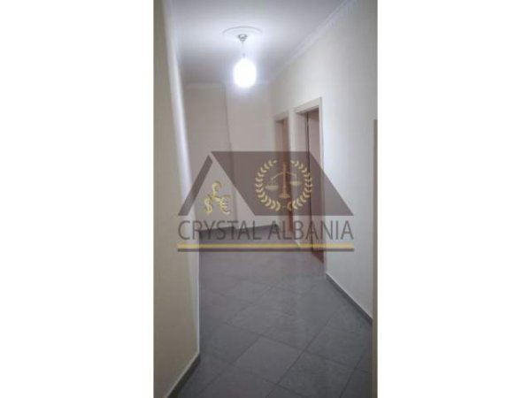 Tirane, jepet me qera apartament 2+1 Kati 1, 100 m² 45.000 Leke