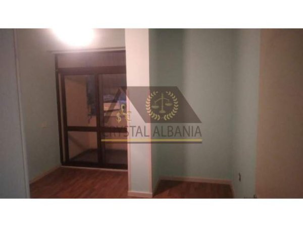 Tirane, jepet me qera apartament 2+1 Kati 1, 100 m² 45.000 Leke