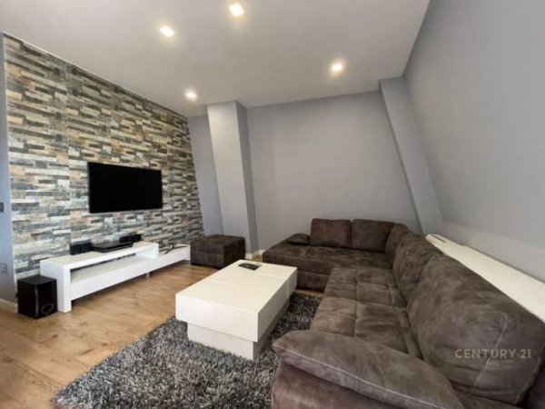Tirane, jepet me qera apartament 1+1 Kati 7, 92 m² 550 Euro (ambasada gjermane)