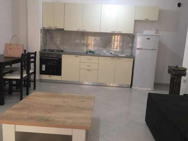 Tirane, jepet me qera apartament 2+1 Kati 3, 86 m² 350 Euro (don bosko)