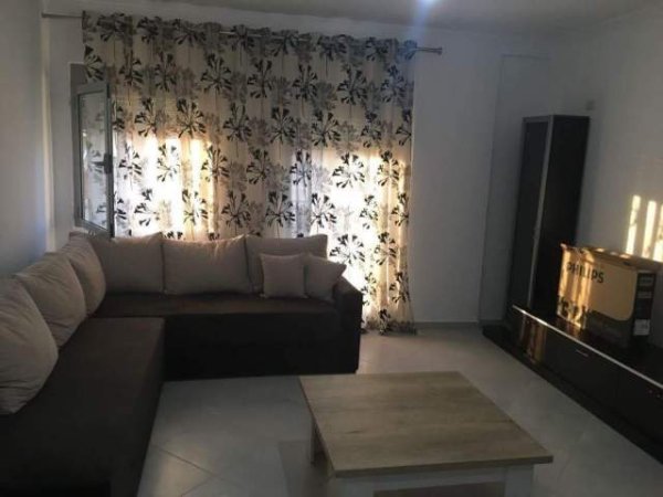 Tirane, jepet me qera apartament 2+1 Kati 3, 86 m² 350 Euro (don bosko)