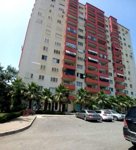 Tirane, jepet me qera garsonier 1+1+BLK Kati 3, 65 m² 240 Euro (Kopleksi "Graden City", Dy kullat, Kthesa e Kamzes)