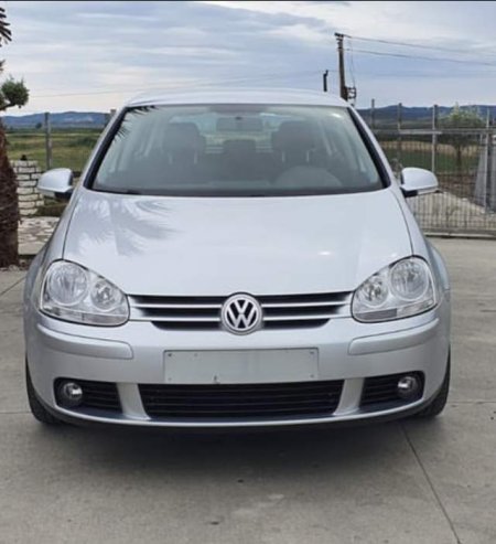 Tirane, jap me qera makine Volkswagen Golf 5 Viti 2006, 25 Euro