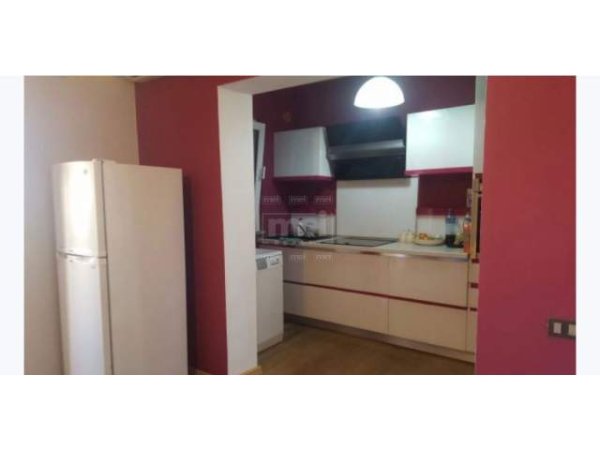 Tirane, jepet me qera apartament 2+1+BLK Kati 5, 100 m² 450 Euro (Ali Demi)