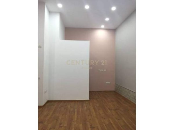 Tirane, jepet me qera apartament 1+1 Kati 0, 450 Euro (Fadil Rada)