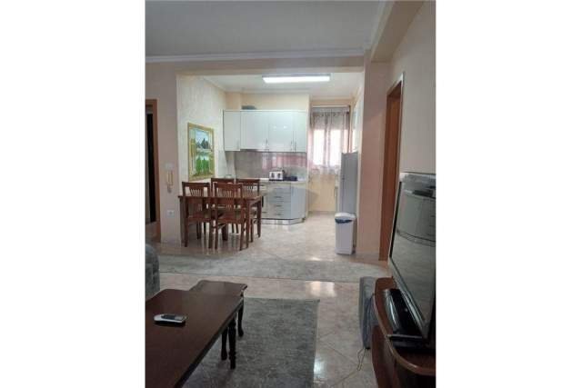 Tirane, jepet me qera apartament 2+1+BLK Kati 4, 94 m² 550 Euro