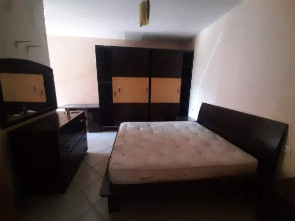 Tirane, jap me qera apartament 2+1 500 Euro