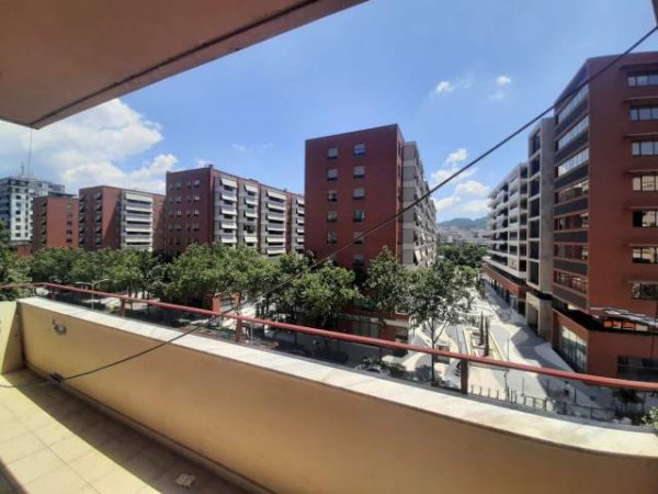 Tirane, jepet me qera apartament 2+1+A+BLK Kati 4, 110 m² 500 Euro