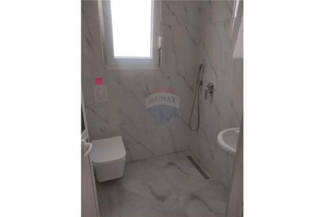 Tirane, jepet me qera Vile 4+1+A+BLK Kati 0, 163 m² 900 Euro (Lunder)