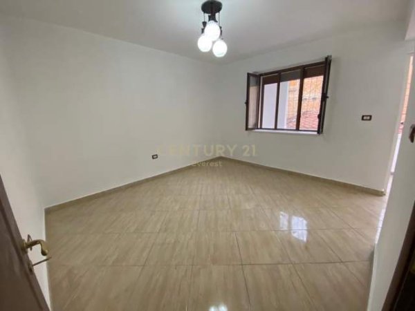 Tirane, shitet apartament 1+1+BLK Kati 2, 51 m² 68.000 Euro (rruga durresit)