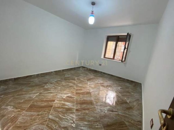 Tirane, shitet apartament 1+1+BLK Kati 2, 51 m² 68.000 Euro (rruga durresit)