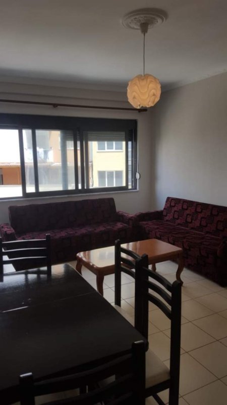 Tirane, jepet me qera apartament 1+1+BLK Kati 3, 70 m² 35.000 Leke (teodor keko)