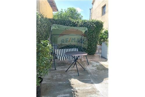 Tirane, jepet me qera Vile 4+1+A+BLK Kati 2, 265 m² 1.700 Euro (Don Bosko)