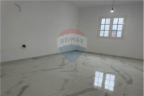 Tirane, shitet Vile 4+1+BLK Kati 0, 300 m² 180.000 Euro
