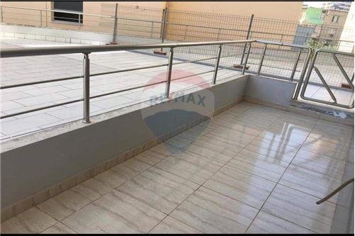 Vlore, shitet apartament 3+1 Kati 1, 120 m² 80.000 Euro (Qender prane xhamise)