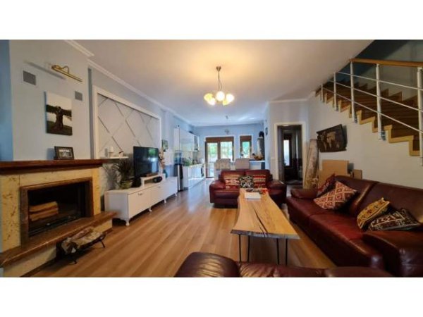 Shqiperi, jepet me qera Vile 3 Katshe Kati 0, 210 m² 1.500 Euro (TEG)