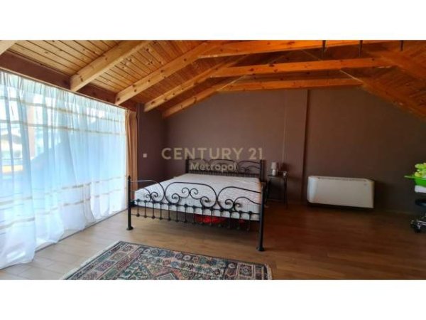Shqiperi, jepet me qera Vile 3 Katshe Kati 0, 210 m² 1.500 Euro (TEG)