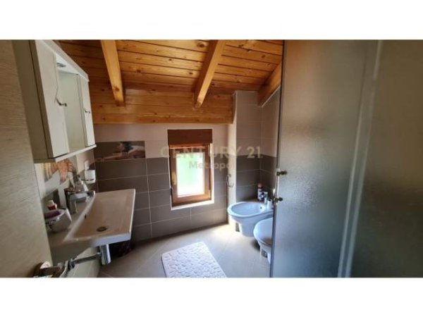 Shqiperi, jepet me qera Vile 3 Katshe Kati 0, 210 m² 1.500 Euro (TEG)