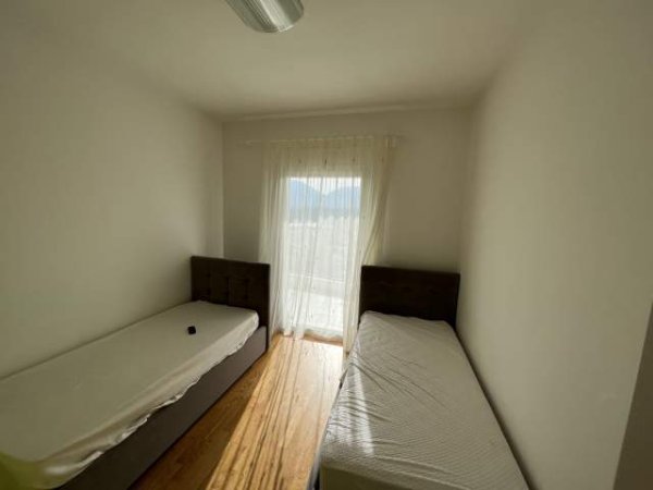 Tirane, jap me qera apartament 2+1+BLK Kati 1, 120 m² 500 Euro (Kopshti Botanik)