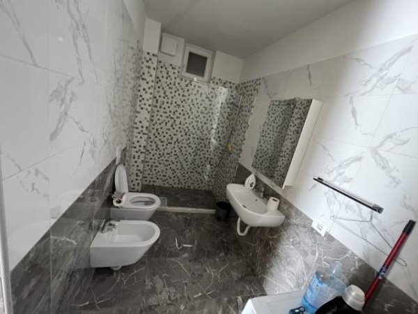 Tirane, jap me qera apartament 2+1+BLK Kati 1, 120 m² 500 Euro (Kopshti Botanik)