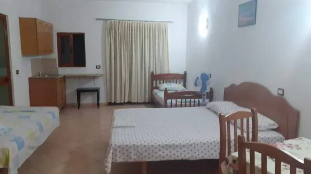 Durres, jap me qera dhome ne plazh 15 Euro/nata