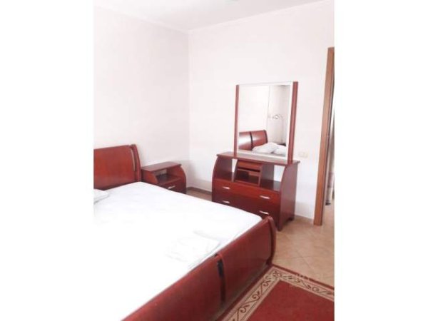Tirane, jepet me qera apartament 2+1 Kati 8, 100 m² 700 Euro (Ish Blloku)