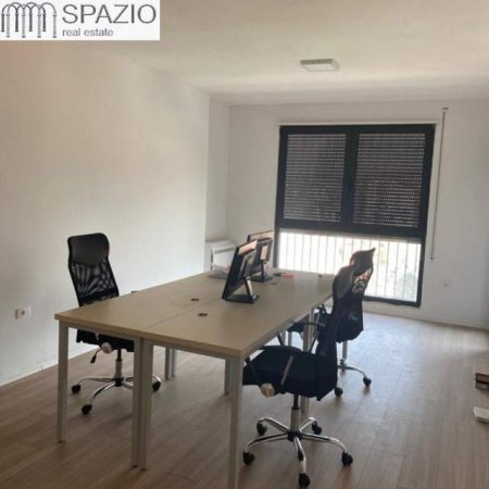 Tirane, jepet me qera apartament 2+1+A+BLK 95 m² 600 Euro