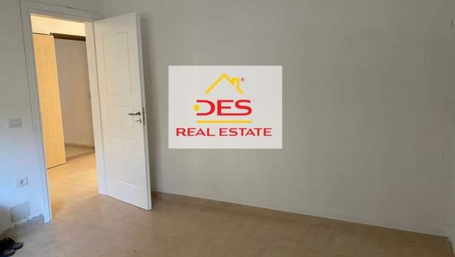 Vlore, shitet apartament Kati 1, 70 m² 77.000 Euro (Rruga Dhimiter Konomi)