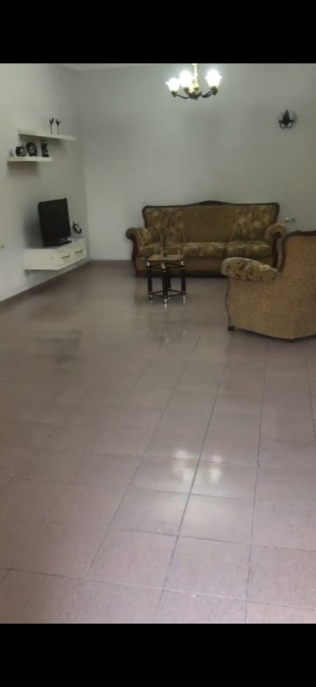Tirane, jepet me qera Vile 2+1+A+BLK Kati 2, 350 Euro (artan lenja)