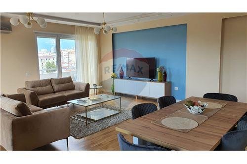 Tirane, jepet me qera apartament 3+1+BLK Kati 7, 131 m² 750 Euro (Rruga e Elbasanit)