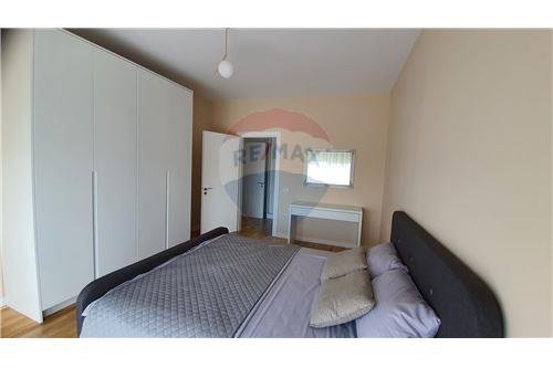 Tirane, jepet me qera apartament 3+1+BLK Kati 7, 131 m² 750 Euro (Rruga e Elbasanit)
