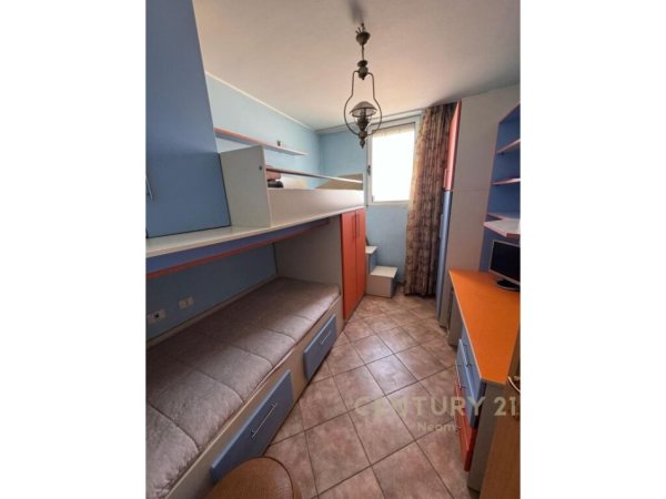 Jepet me qira apartament 2+1 te Komuna e Parisit!