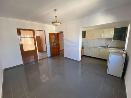 Shitet, Apartament 3+1, Rruga Bardhyl, Tiranë.   AREA38743