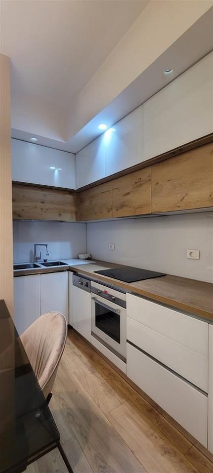 APARTAMENT 3+1 TE KOMPLEKSI DELIORGJI