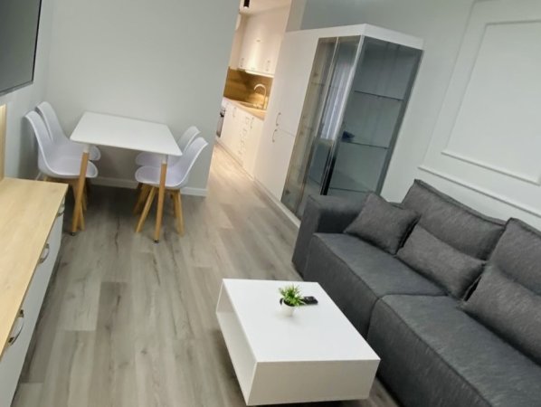 Apartament 1+1 me qera tek Kristal Center