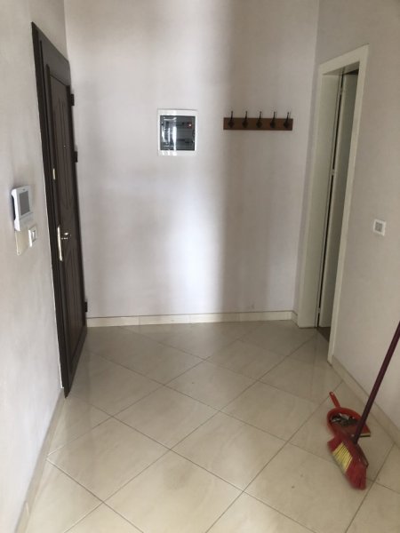 Jepet apartament me qera