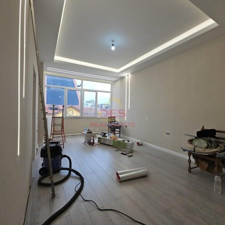 SHITET APARTAMENT 2+1, RRUGA E KAVAJES, TIRANË