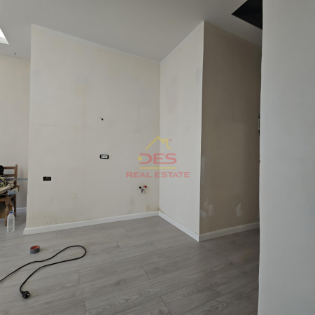 SHITET APARTAMENT 2+1, RRUGA E KAVAJES, TIRANË