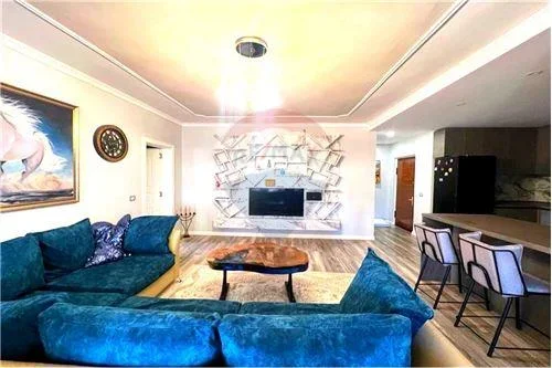 JEPET APARTAMENT ME QIRA 2+1 Ne Qender ,Rruga e Durresit