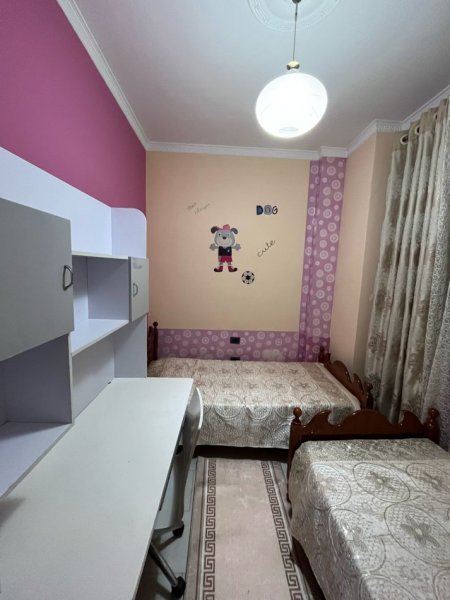 Jepet me qera apartament 2+1 ,Kopeshti Botanik , rruga Selite e Vjeter 500 euro