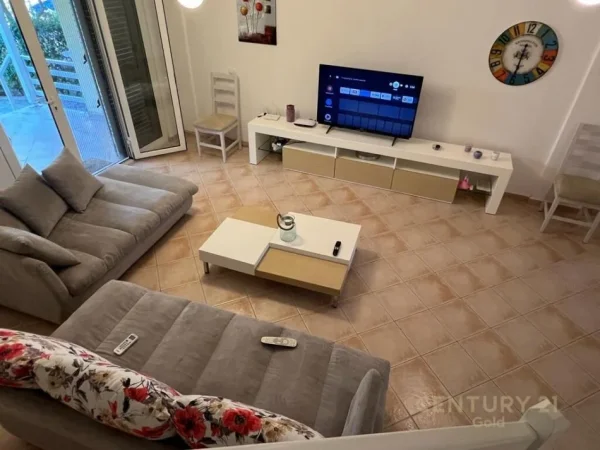 SHITET DUPLEX TEK KOMPLEKSI LURA 1 GJIRI I LALEZIT ! 250000EURO I DISKUTUESHEM