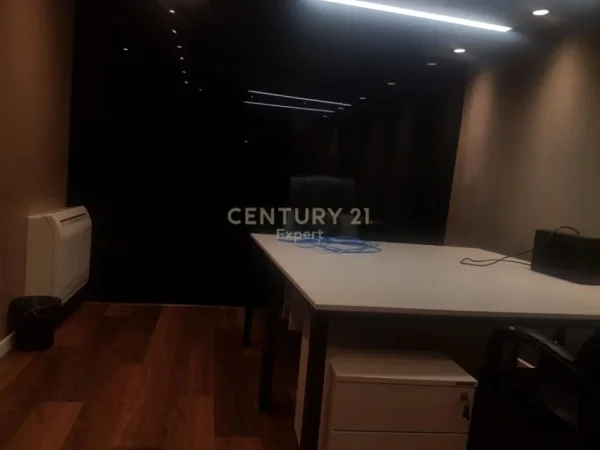 SHESIM APARTAMENT 2+1 PËR ZYRË PRANË ETC