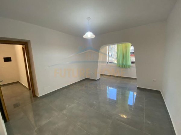 Qera, Apartament 1+1, Ish Parku, Tiranë (VETËM PËR ZYRA)
Cmimi 450euro