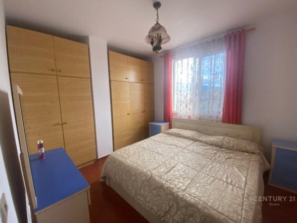 Shitet apartament 1+1 te Restorant Durresi