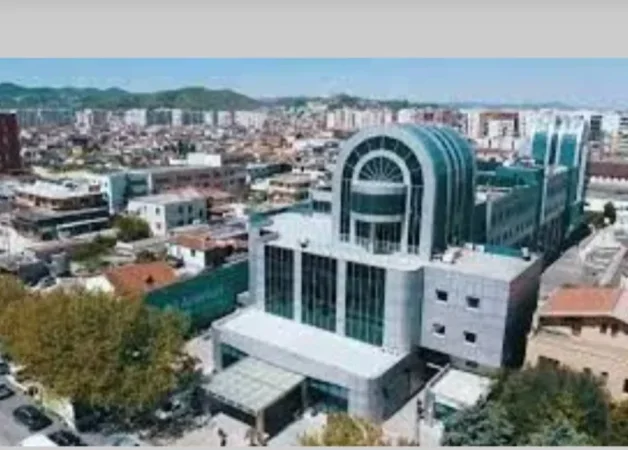 Dyqan ne shitje prane Amerikan 3,  185.000 euro