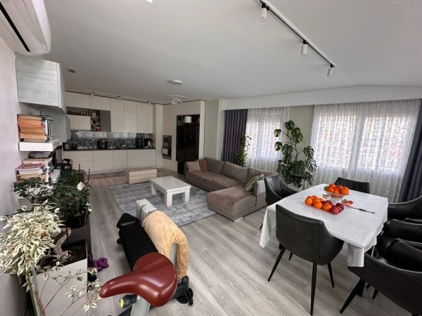 Shitet, Apartament 3+1, Fresku, Tiranë – 180000€ | 170 m²