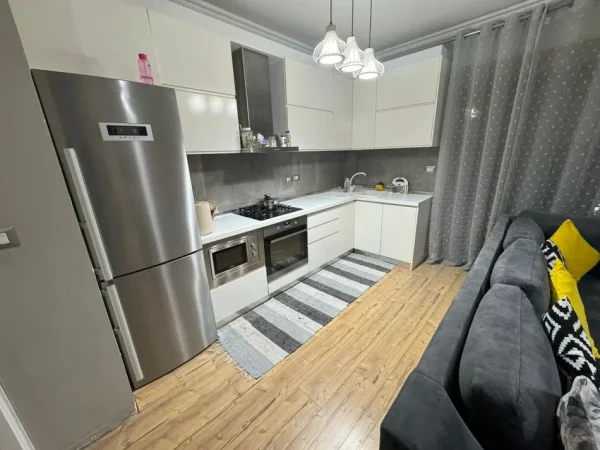 Apartament 2+1 Per Qira Tek 21 Dhjetori